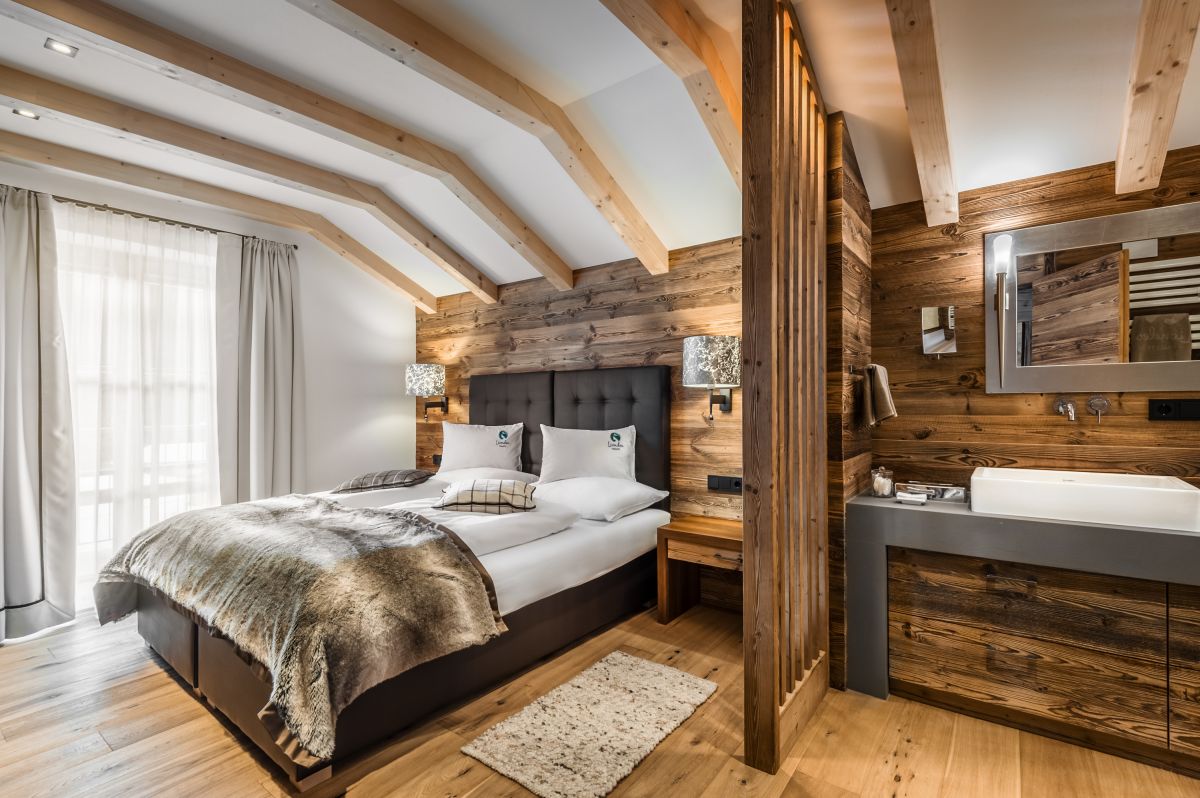 Immagine: Esterno di uno chalet Liondes con vista sulle montagne e accesso diretto alle piste