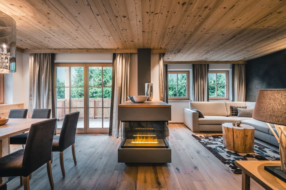 Immagine: Esterno di uno chalet Liondes con vista sulle montagne e accesso diretto alle piste